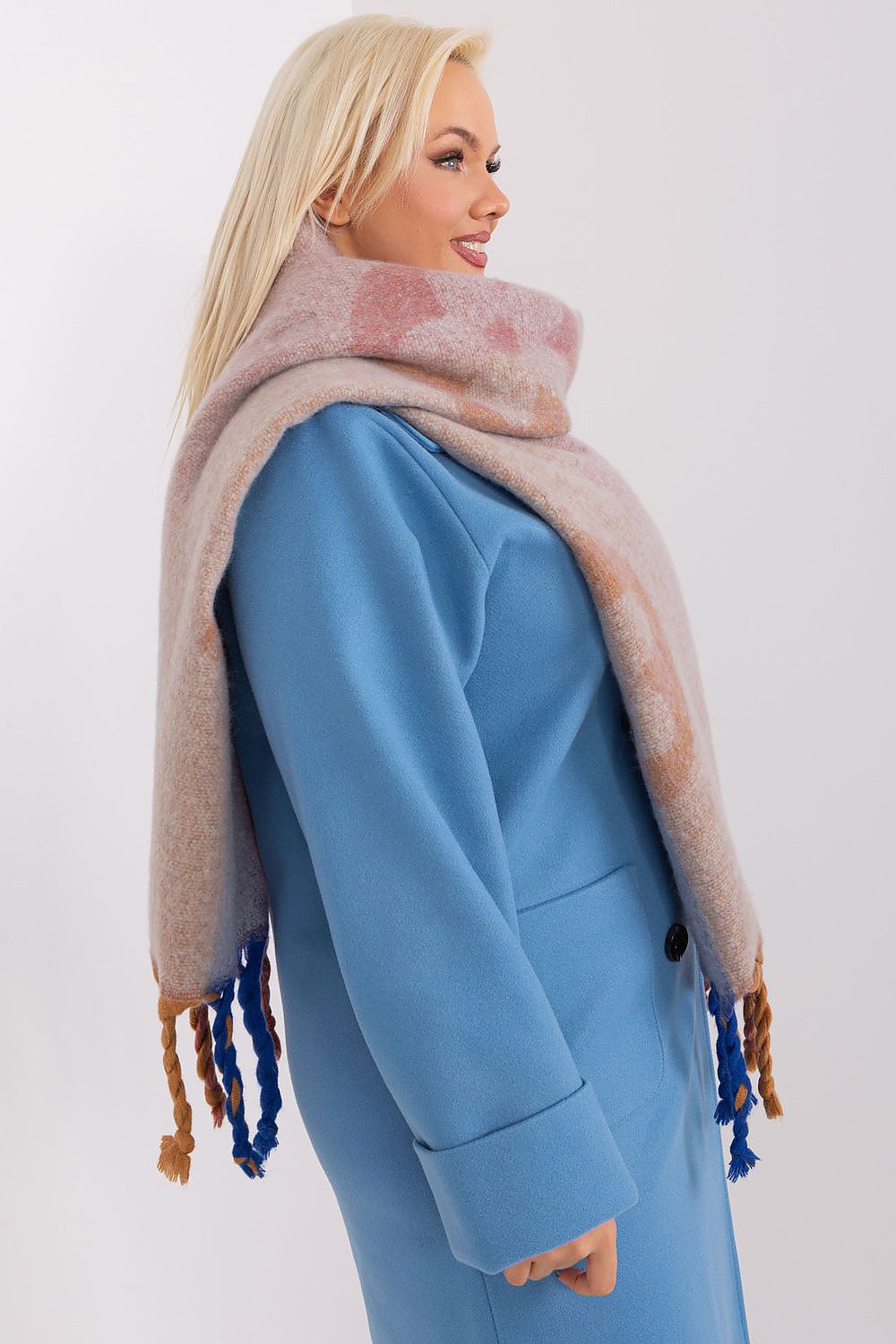  Shawl model 190553 AT 