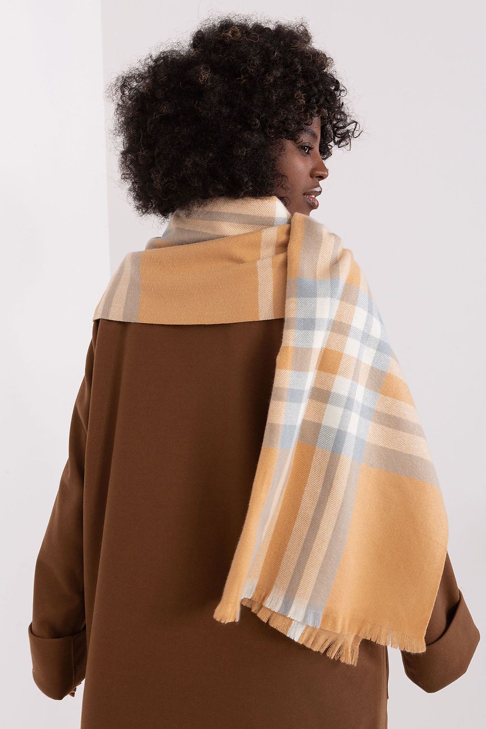  Shawl model 190567 AT 