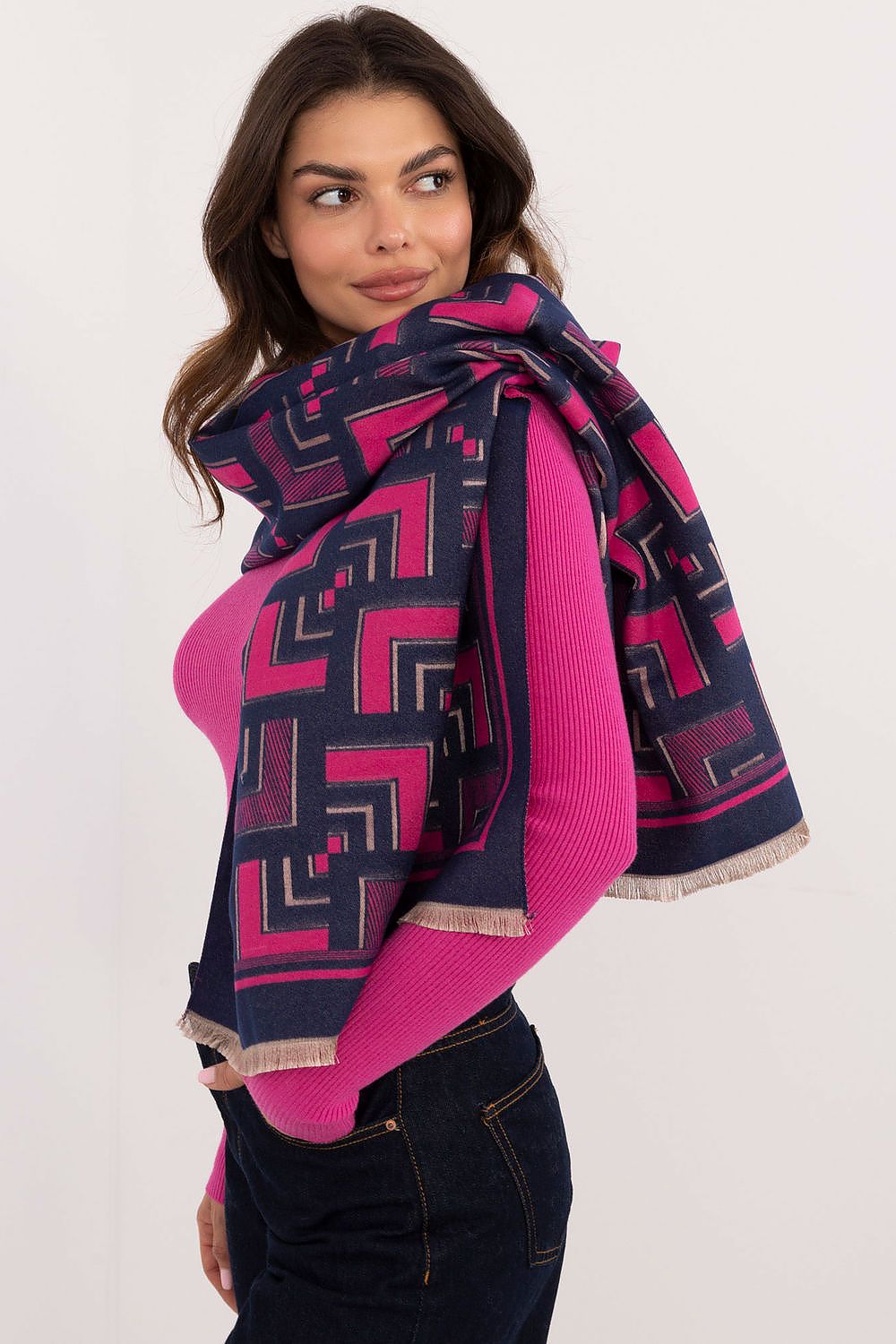  Shawl model 200537 AT 